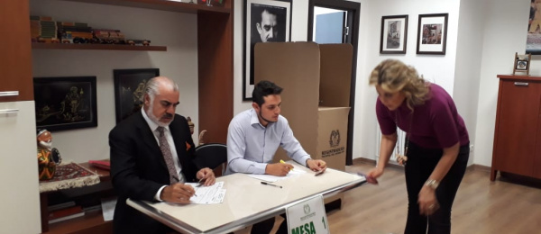 Las mesas de votación para la Consulta Popular Anticorrupción abrieron con normalidad en Bakú, Azerbaiyán
