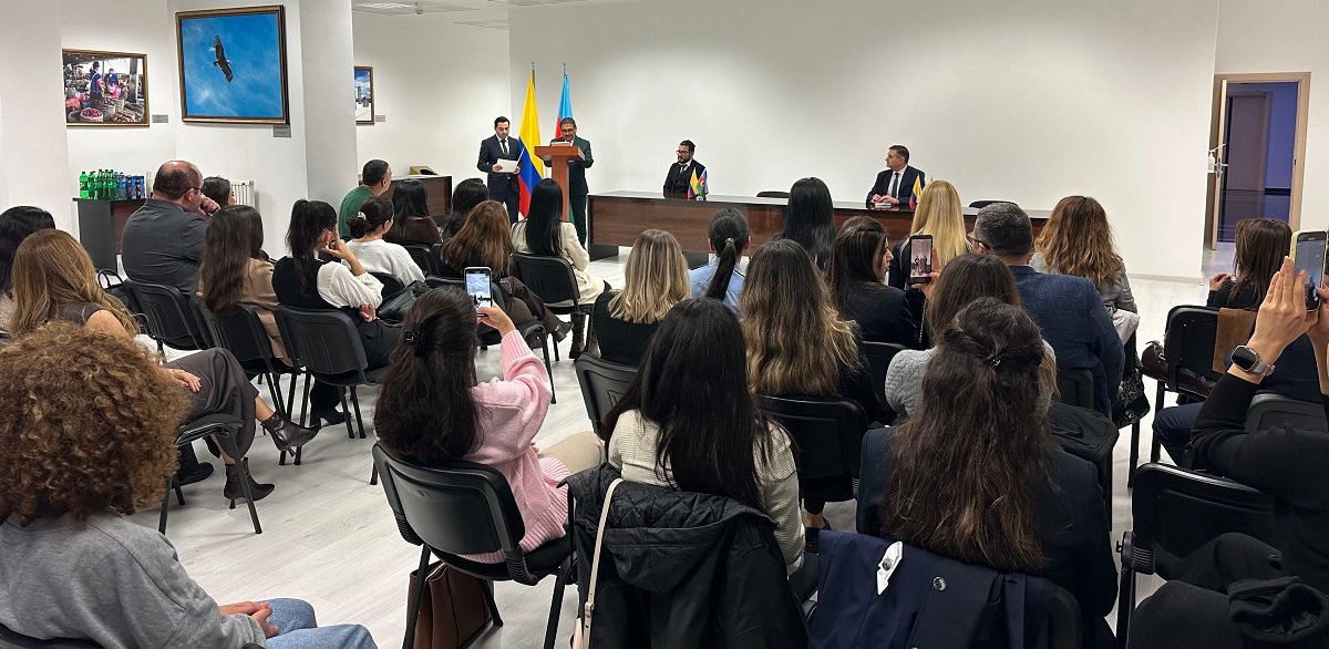 La Embajada celebra la clausura de la XIII Edición de los Cursos de Español para Diplomáticos y funcionarios de Azerbaiyán